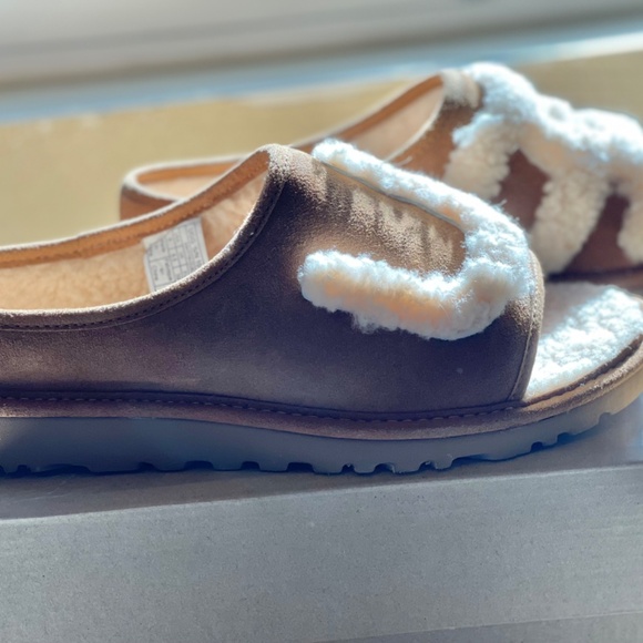 UGG - Picture 2 of 6